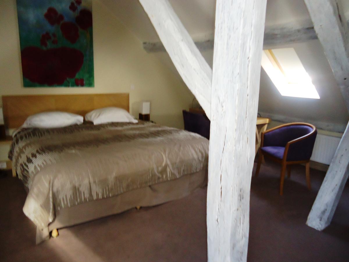 Hotel Le Parc Marly-le-Roi Rom bilde